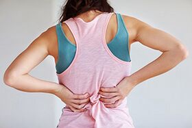 Signos e síntomas da osteocondrose torácica